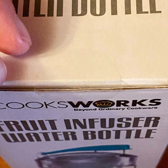 NWT Fruit Infuser Water Bottle Brand New Never Been Opened - Picture 3 of 8